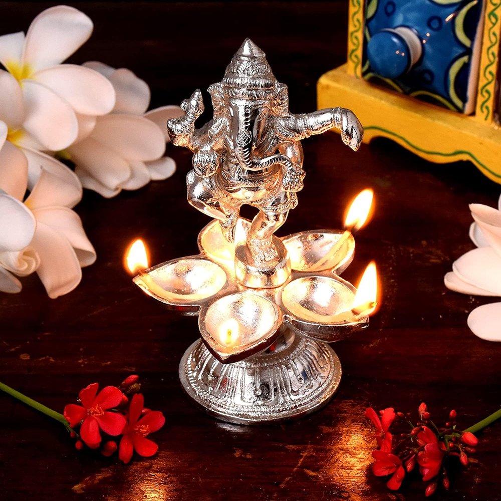 Indian Shelf Handmade Ganesha Ancient Pital Diya Brass Oil Lamp Diwali Gifts Decoration Worship Deep (Size: 14.2cm) BOL-364