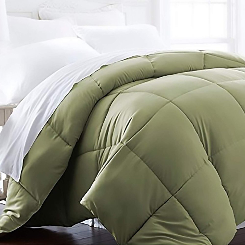 3 Piece Luxury Goose Down All Season Alternative Comforter Oversized King (116'' x 98'') Hotel Quality Comforter Sage Green