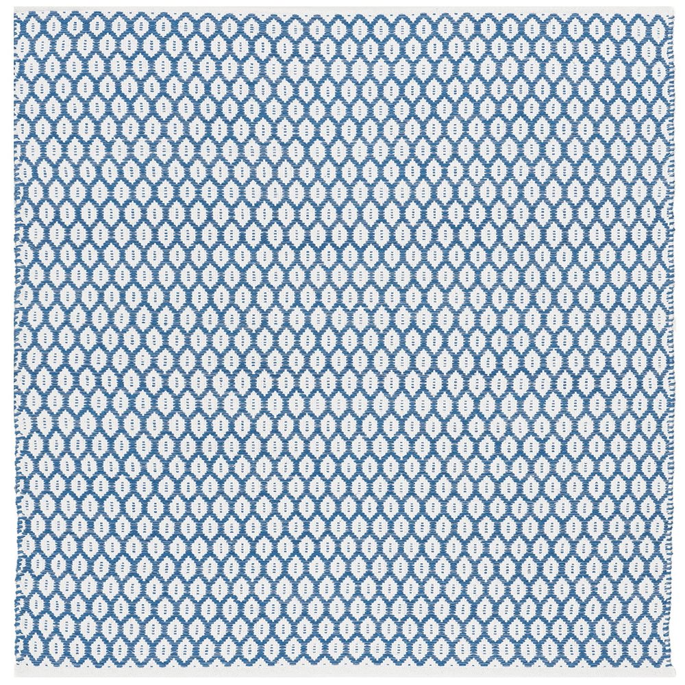 SAFAVIEH Montauk Collection Accent Rug - 2' x 3', Blue & Ivory, Handmade Cotton, Ideal for High Traffic Areas in Entryway, Living Room, Bedroom (MTK608B)