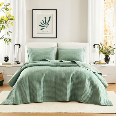 Comfort Spaces Sage Green Oversized Queen Quilt Set 102"x118" Bedspread Quilted Summer Lightweight Microfiber Bedding Coverlet with Double Sided Stitching Soft All Season 3 Piece with Matching Shams
