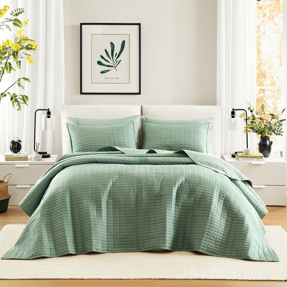 Comfort Spaces Sage Green Oversized Queen Quilt Set 102"x118" Bedspread Quilted Summer Lightweight Microfiber Bedding Coverlet with Double Sided Stitching Soft All Season 3 Piece with Matching Shams
