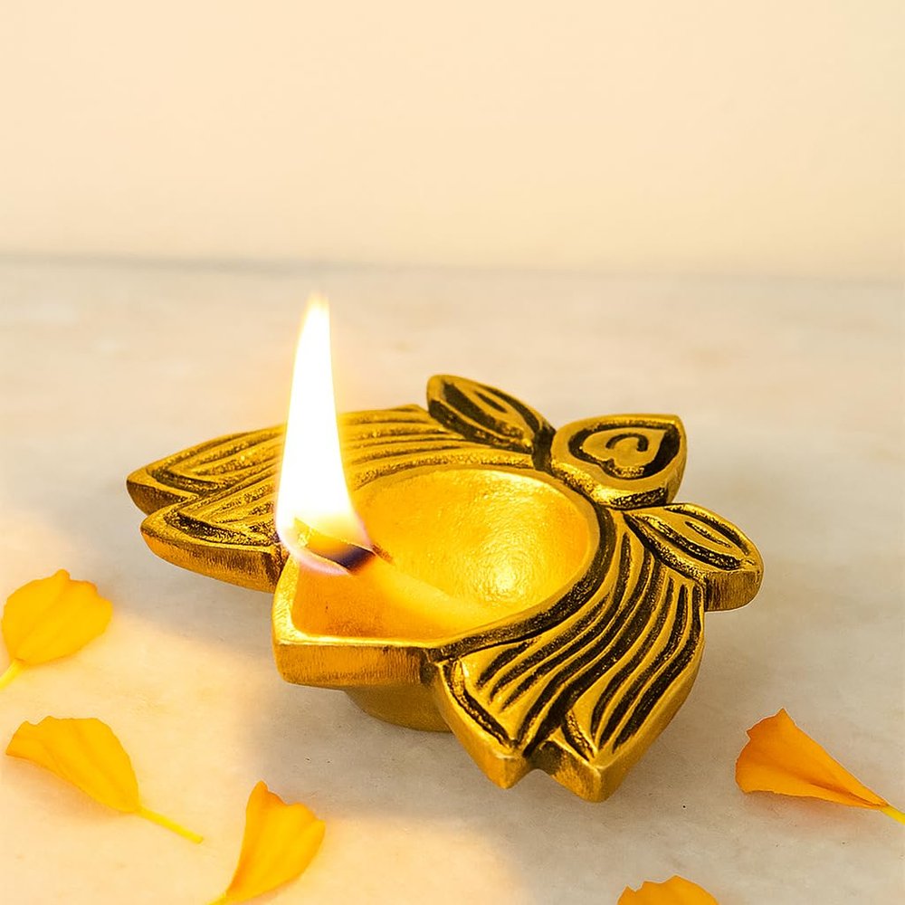Indian Shelf 4 Piece Handmade Golden Brass Lotus Flower Festival Decoration Oil Diya Lamps