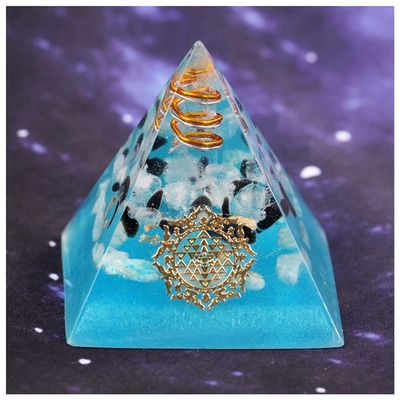 TYZK Meditation Orgone Pyramid Crystals Orgon Pyramid Natural Crystal Orgonite Energy Crystals Home Decor (Size : 6CM)