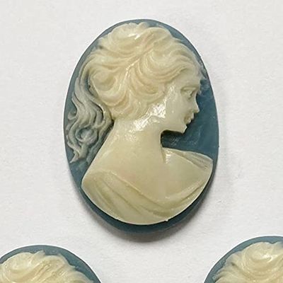 6 Vintage Blue Resin Lady Pony Tail Head 30x22mm. Oval Cameos W91