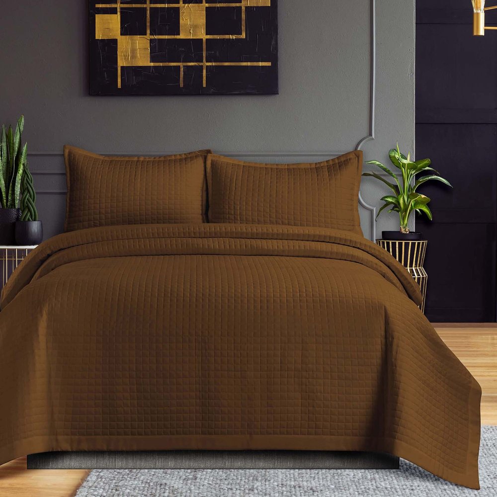 Tribeca Living Oversized Queen Quilt Set, Three-Piece Box Stitch Soft Bedding Set Includes One Quilt & Two Sham Pillowcases, Wrinkle Resistant Super Soft 110-GSM Microfiber Naples/Chocolate