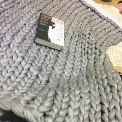 XFYJR Fashion Hand Knitting Chunky Merino Wool Blanket Thick Big Yarn Roving Knitted Yarns Blanket Warm Throw Sofa Cover Blankets (Color : Pink, Size : 100x120cm)