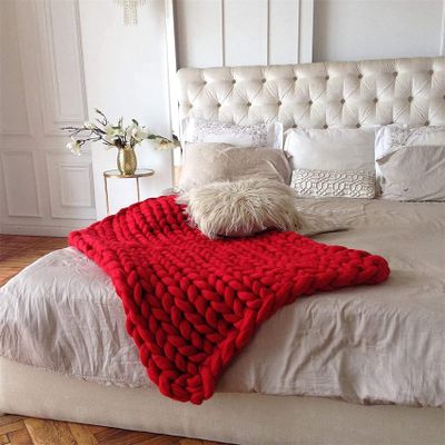 Riyueyi Chunky Knit Blanket Throw Handmade Premium Chenille Yarn Large Cable Knit Throw Blanket for Couch & Bed Fall Decor Large Soft Comfy Cable Blankets & Throws,Red,100x100cm/39x39in