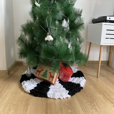 Black and White Christmas Tree Skirt Chunky Knit Round Christmas Tree Skirt for Xmas Holiday Decoration (45 inches)
