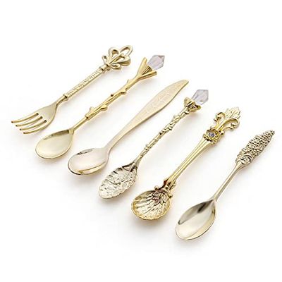 6pcs Vintage Spoons Fork Mini Royal Style Metal Gold Carved Coffee Snacks Fruit Prikkers Dessert Fork Kitchen Tool Teaspoon 1set (Gold)