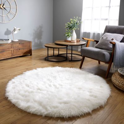 Latepis White Round Rug 6.7 ft, Faux Fur Sheepskin Circle Rug for Living Room, Fluffy Washable Rug for Bedroom, Teen Room, Dorm, Cute Room Dcor