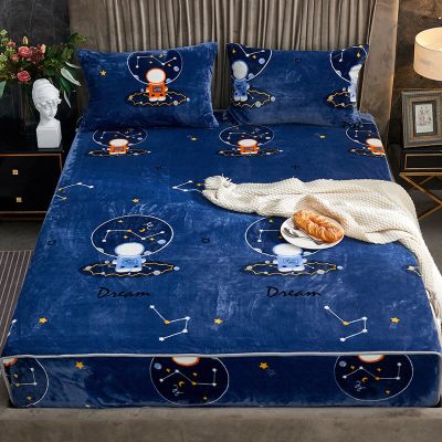 CFYCYHDZHT Cozy T-Shirt Soft,Winter Thick Warm Coral Velvet Mattress Protector, Cartoon Print Bed Protector for Boys and Girls Rooms Bed Cover,Navy Blue,150x200cm