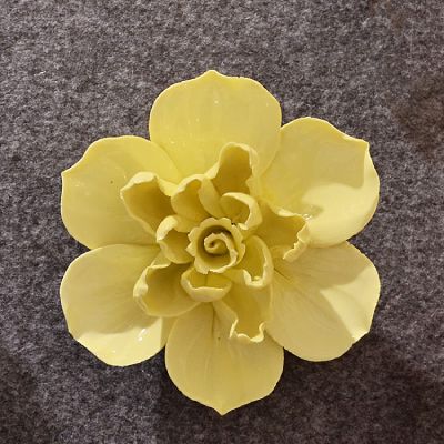 Ceramic Flower Wall Decor Sculpture Yellow Jasmine 3D Wall Hanging Arts Home Living Dining Room Wedding Gift 3.5 inch