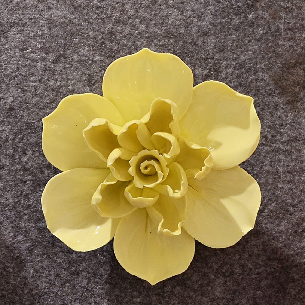 Ceramic Flower Wall Decor Sculpture Yellow Jasmine 3D Wall Hanging Arts Home Living Dining Room Wedding Gift 3.5 inch
