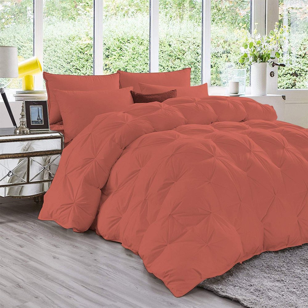 All-Season 500 GSM Brick Red Goose Down 5 Pieces Quiled Pinch Pleated Comforter Set (Comforter + 4 Pillow Cases) 1000 Series Egyptian Cotton Duvet Insert Super Queen