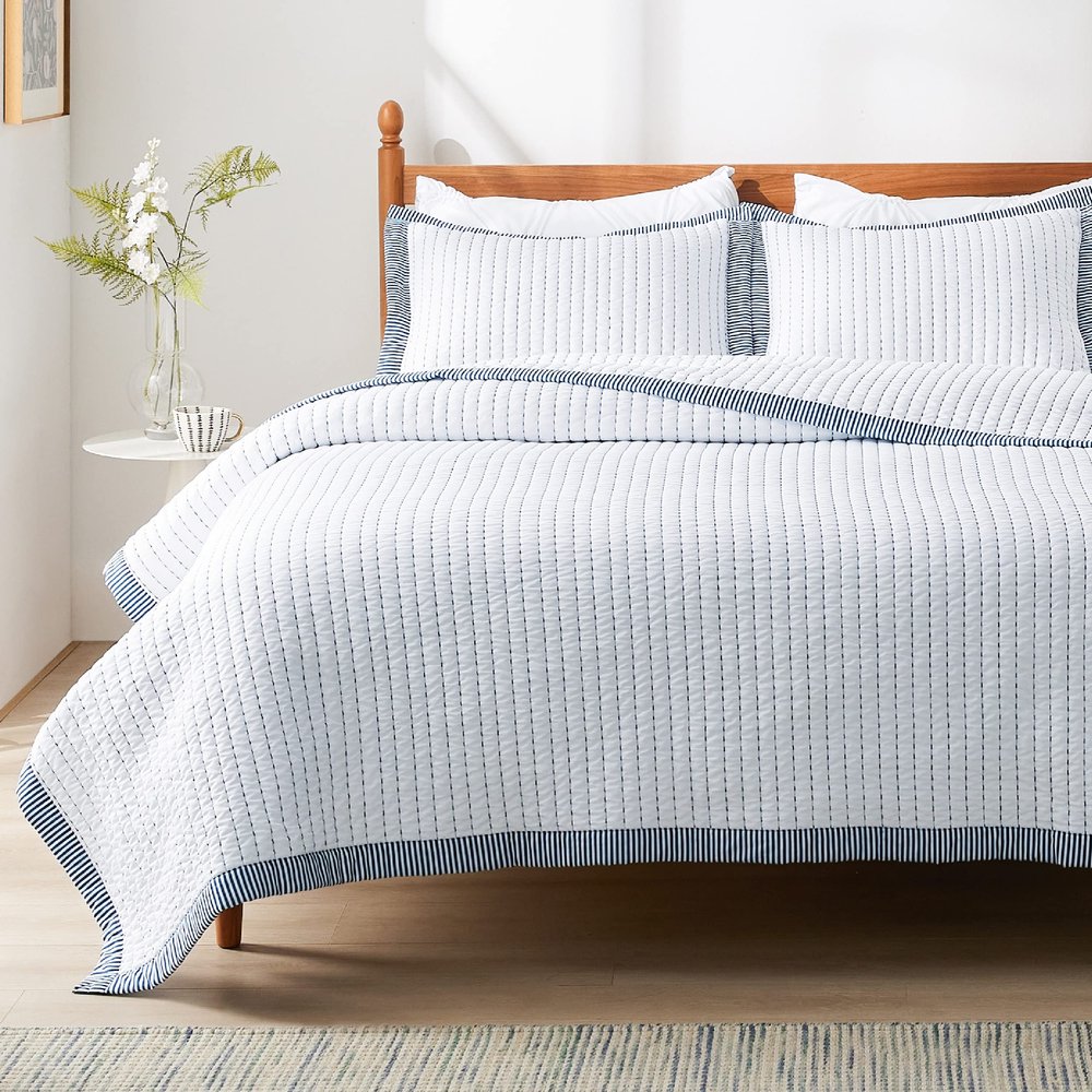 Bedsure White Quilts King Size - King Quilt Bedding Set Bedspread Coverlet, Lightweight Corduroy Pattern Bedspread, 3-Piece Set with 106"x96" Coverlet & 2 Pillow Shams, All-Season Soft Microfiber