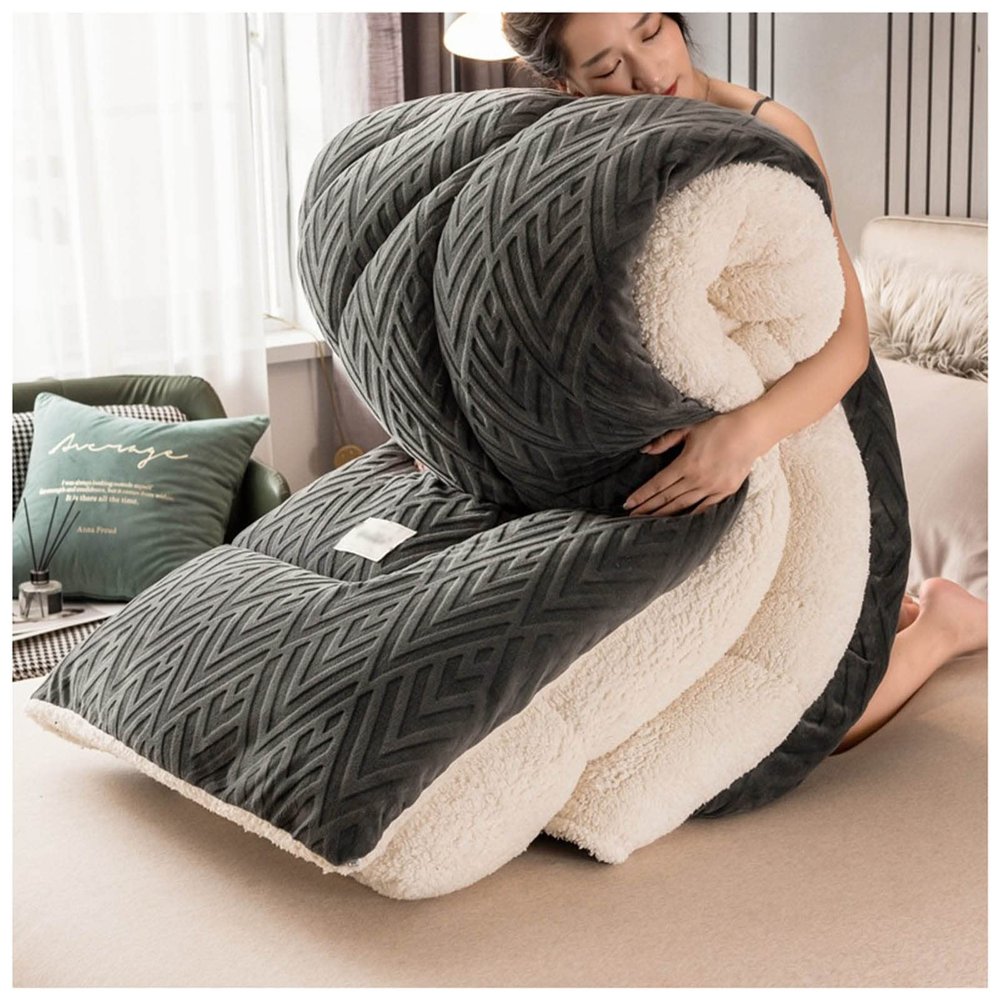 BDMFJY Super Warm Lamb Velvet Fabric Winter Quilt, Cotton Fiber Filled Core, Double-Sided Thick Breathable Winter Warm Quilt, Suitable for Home Use and Gifts,Gray,150x200cm(2.5kg)