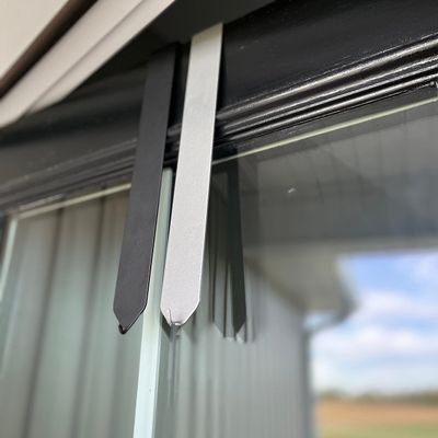 Speed Fabrication Outdoor Metal Over The Door Sign Wreath Hanger Door Hook for Front Door