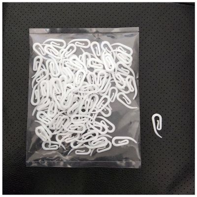 Cheeroyal 100 Pack White Plastic Curtain Hooks,Curtain Hooks White Curtain Header Tape Drapery Hooks for Door Curtain, Window Curtain,2.8x1.2 cm