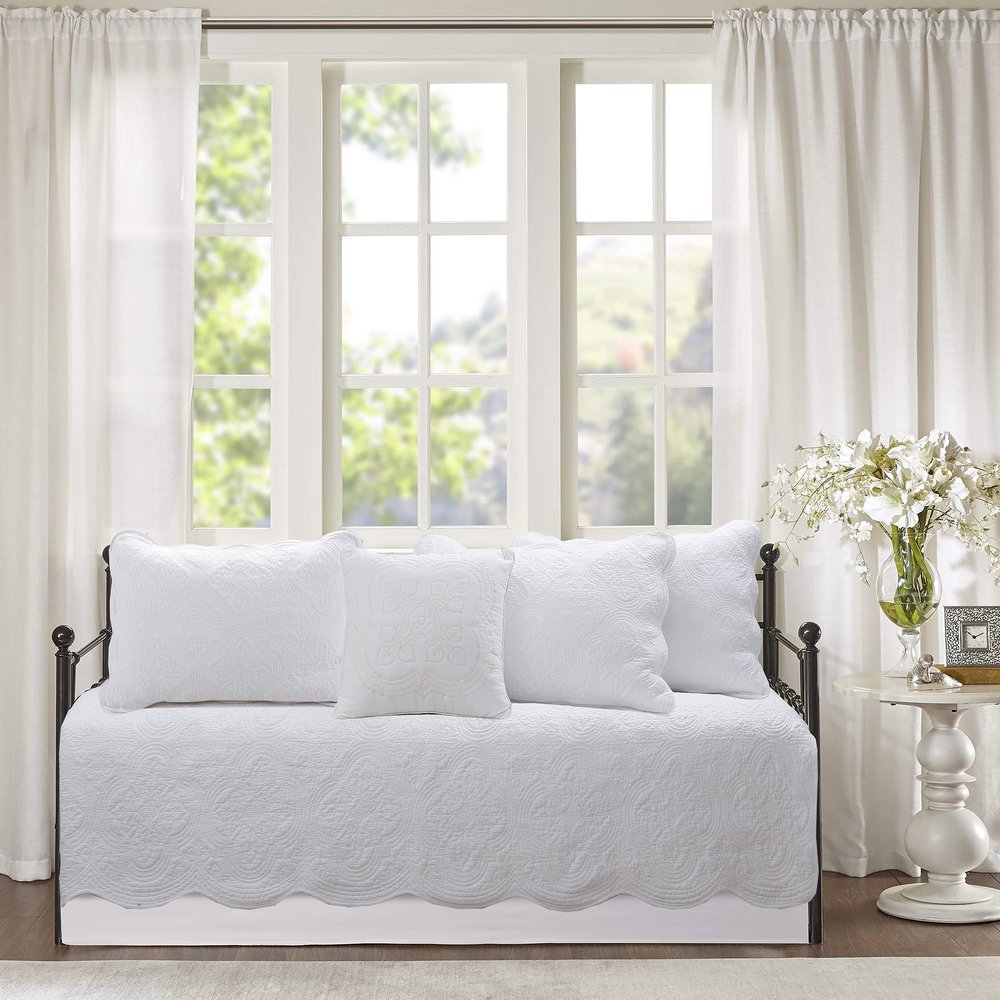 Cozy Line Home Fashions Victorian Medallion Matelasse Floral Pure Solid White Scalloped Edge 6 Piece Microfiber Daybed Quilt Bedding Set