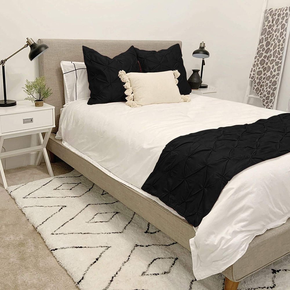 Crown Bedding Queen Size 400 Thread Count 5 Piece Pinch Pleated Bed Runner (1 Bed Runner + 4 Euro Shams) Black Solid 100% Egyptian Cotton Soft Fade-Resistant Easy Care Decorative Bed Scarf