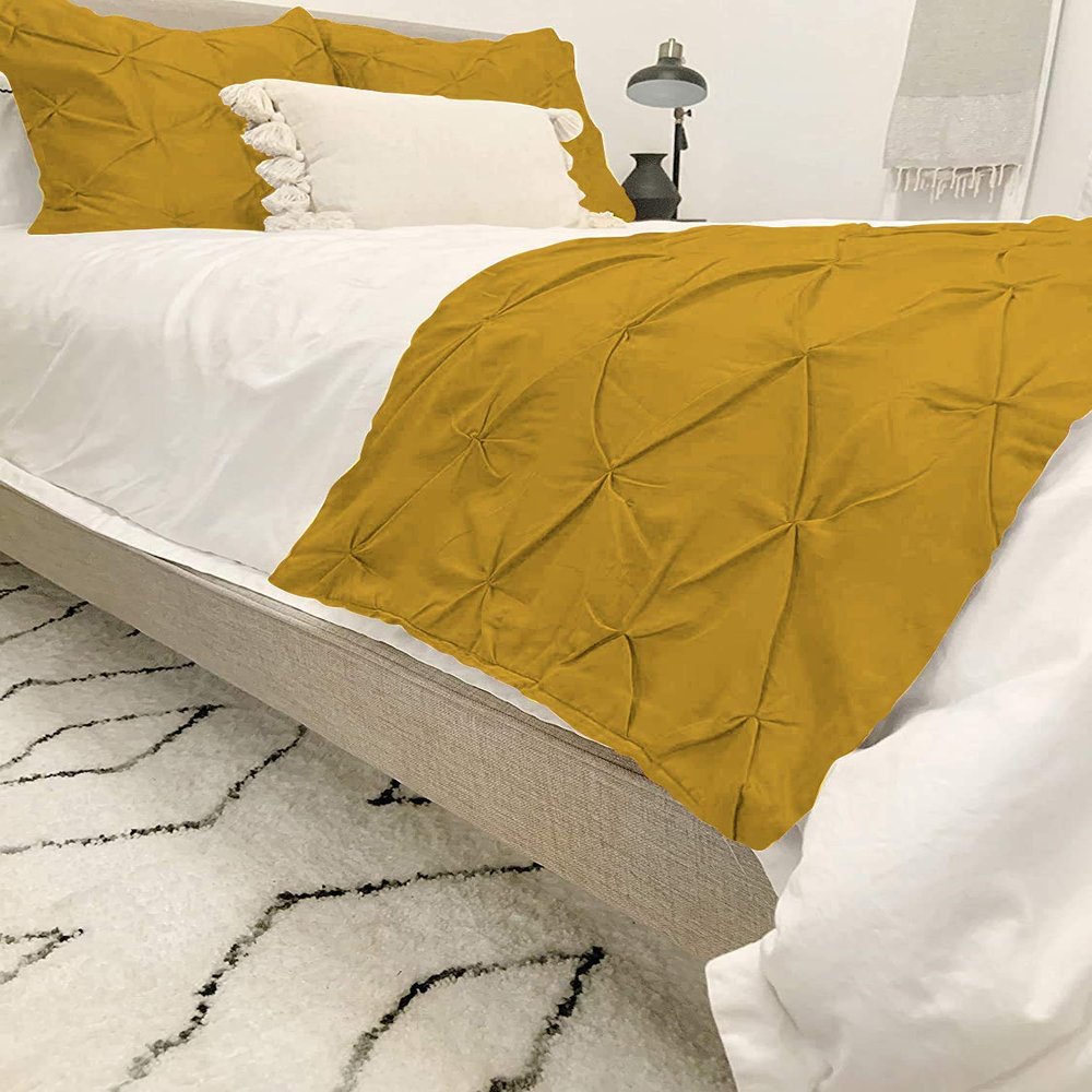 Crown Bedding Twin Size 400 Thread Count 5 Piece Pinch Pleated Bed Runner (1 Bed Runner + 4 Euro Shams) Gold Solid 100% Egyptian Cotton Soft Fade-Resistant Easy Care Decorative Bed Scarf
