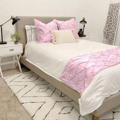 Crown Bedding Twin Size 400 Thread Count 5 Piece Pinch Pleated Bed Runner (1 Bed Runner + 4 Euro Shams) Baby Pink Solid 100% Egyptian Cotton Soft Fade-Resistant Easy Care Decorative Bed Scarf