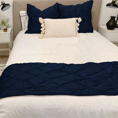 Crown Bedding Queen Size 400 Thread Count 5 Piece Pinch Pleated Bed Runner (1 Bed Runner + 4 Euro Shams) Navy Solid 100% Egyptian Cotton Soft Fade-Resistant Easy Care Decorative Bed Scarf