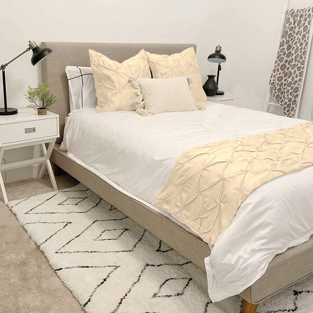 Crown Bedding King Size 400 Thread Count 3 Piece Pinch Pleated Bed Runner (1 Bed Runner + 2 Euro Shams) Ivory Solid 100% Egyptian Cotton Soft Fade-Resistant Easy Care Decorative Bed Scarf