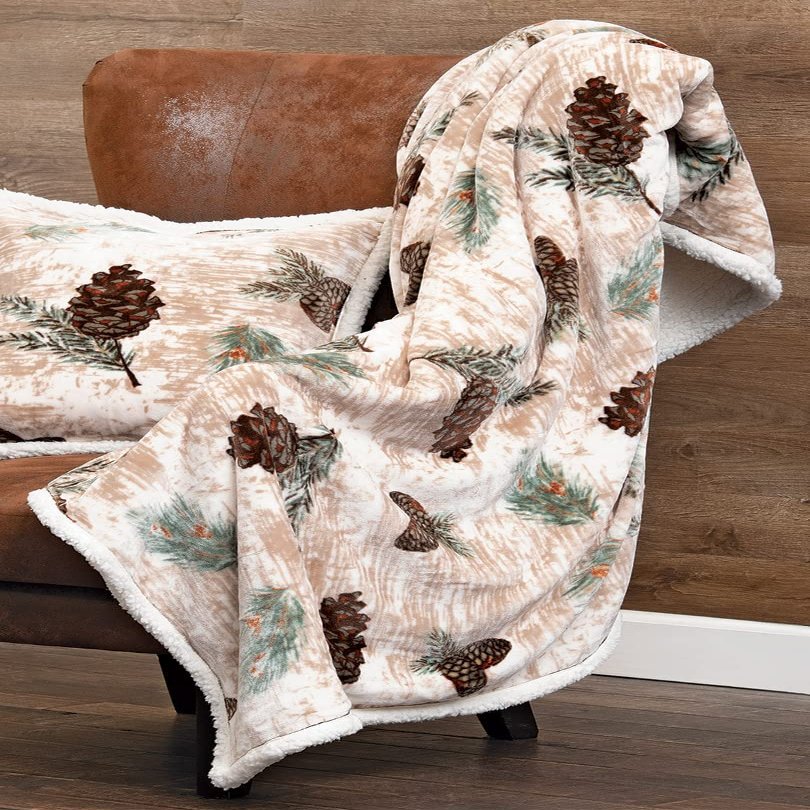 BLACK FOREST DECOR Pinecone Medley Plush Throw