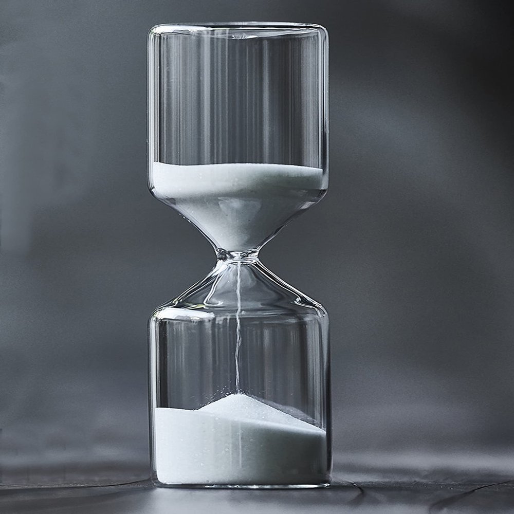 Cylindrical Hourglass 5/15/30 Minutes Sand Clock Durable Glass Hourglass Timer for Romantic Mantel Office Desk Decor Birthday Gift Kids Games (5 Minutes, White)