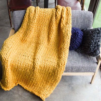 BAILR Chunky Knitted Throw Blanket 4759inch, Cozy Chunky Blankets, Large Throw Bed Blanket for Couch, Sofa, Home Decor, Gift - Machine Washable (H 120150cm)