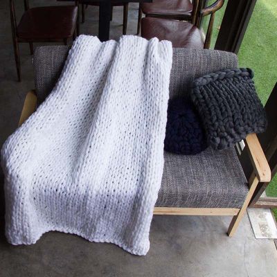BAILR Chunky Knitted Throw Blanket 3979inch, Cozy Chunky Blankets, Large Throw Bed Blanket for Couch, Sofa, Home Decor, Gift - Machine Washable (K 100200cm)