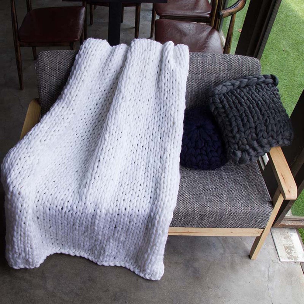 BAILR Chunky Knitted Throw Blanket 3979inch, Cozy Chunky Blankets, Large Throw Bed Blanket for Couch, Sofa, Home Decor, Gift - Machine Washable (K 100200cm)