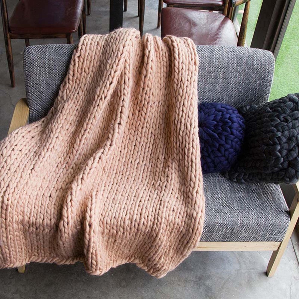 BAILR Chunky Knitted Throw Blanket 3979inch, Cozy Chunky Blankets, Large Throw Bed Blanket for Couch, Sofa, Home Decor, Gift - Machine Washable (F 100200cm)