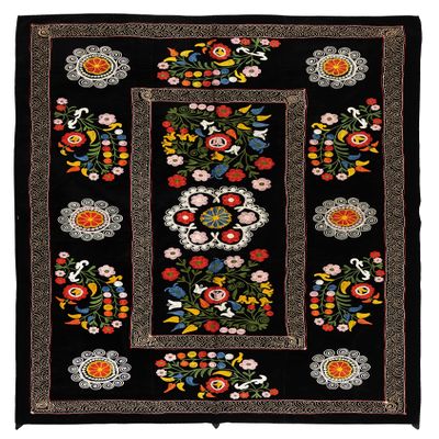 4.4x6.7 Ft Vintage Hand Embroidered Suzani Bed Cover, Decorative Silk and Cotton Wall Hanging From Turkishistan. RS46