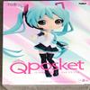 BanPresto - Q Posket - Hatsune Miku V4X Style (Version A) Statue view 1