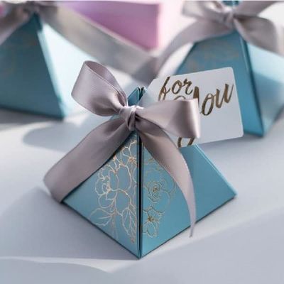 Crysdaralovebi New Triangular Pyramid Candy Box Wedding Rose Paper Gifts Boxes with Card & Ribbon Candy Bags for Guests Chocolate Packaging Box (Blue,100pcs)