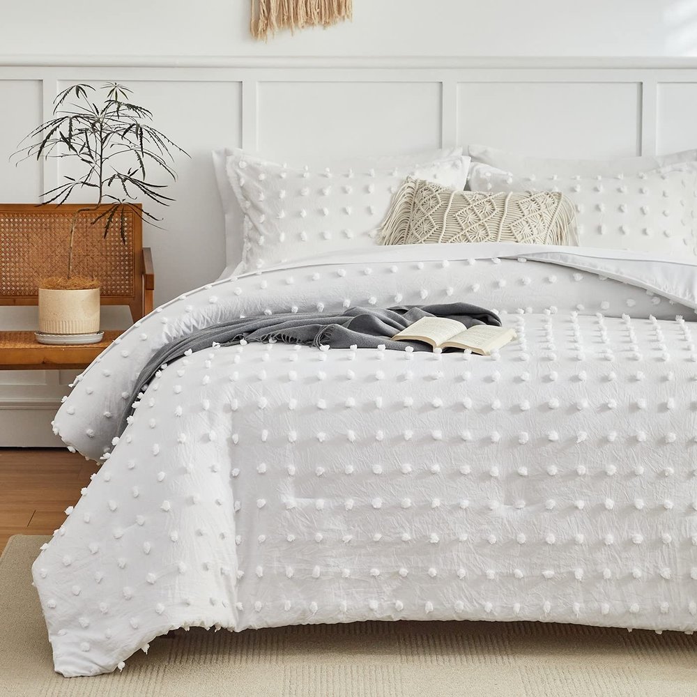 7 Pieces Tufted Dots Bed in a Bag Queen Comforter Set with Sheets White , Soft and Embroidery Shabby Chic Boho Comforters, Solid Color with Pom Pom Design, Jacquard Tufts Bedding Set for All Season