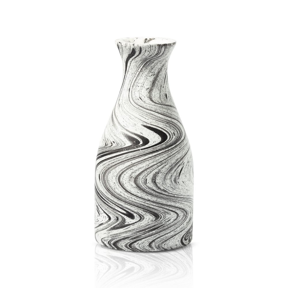 AeraVida 8-Inch Natural White and Black Mango Tree Wooden Bottle-Shaped Slim Vase | Hand-Carved Decorative Wood Vase for Home Dcor | Handmade Flower Holder for Dried or Artificial Flowers