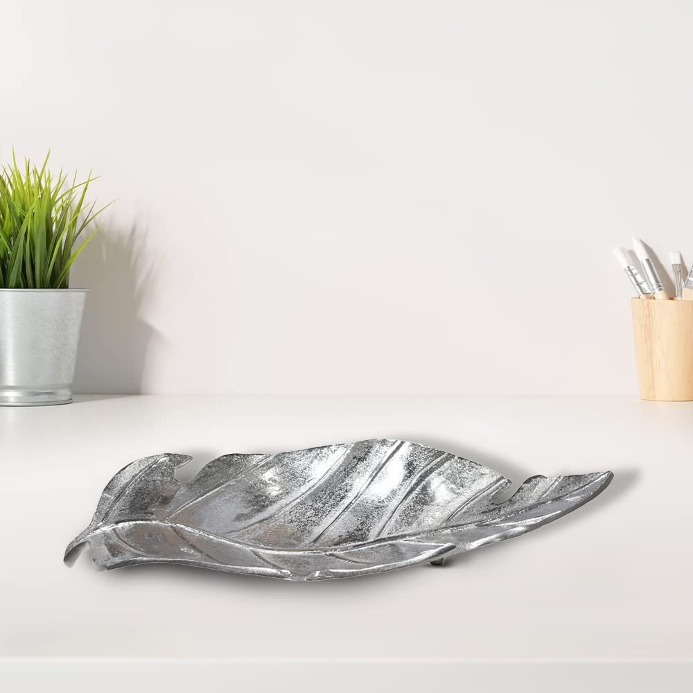 Handmade Decorative Silver Color Coated 16.5 x 8 Cms Aluminium Tray GMVK059