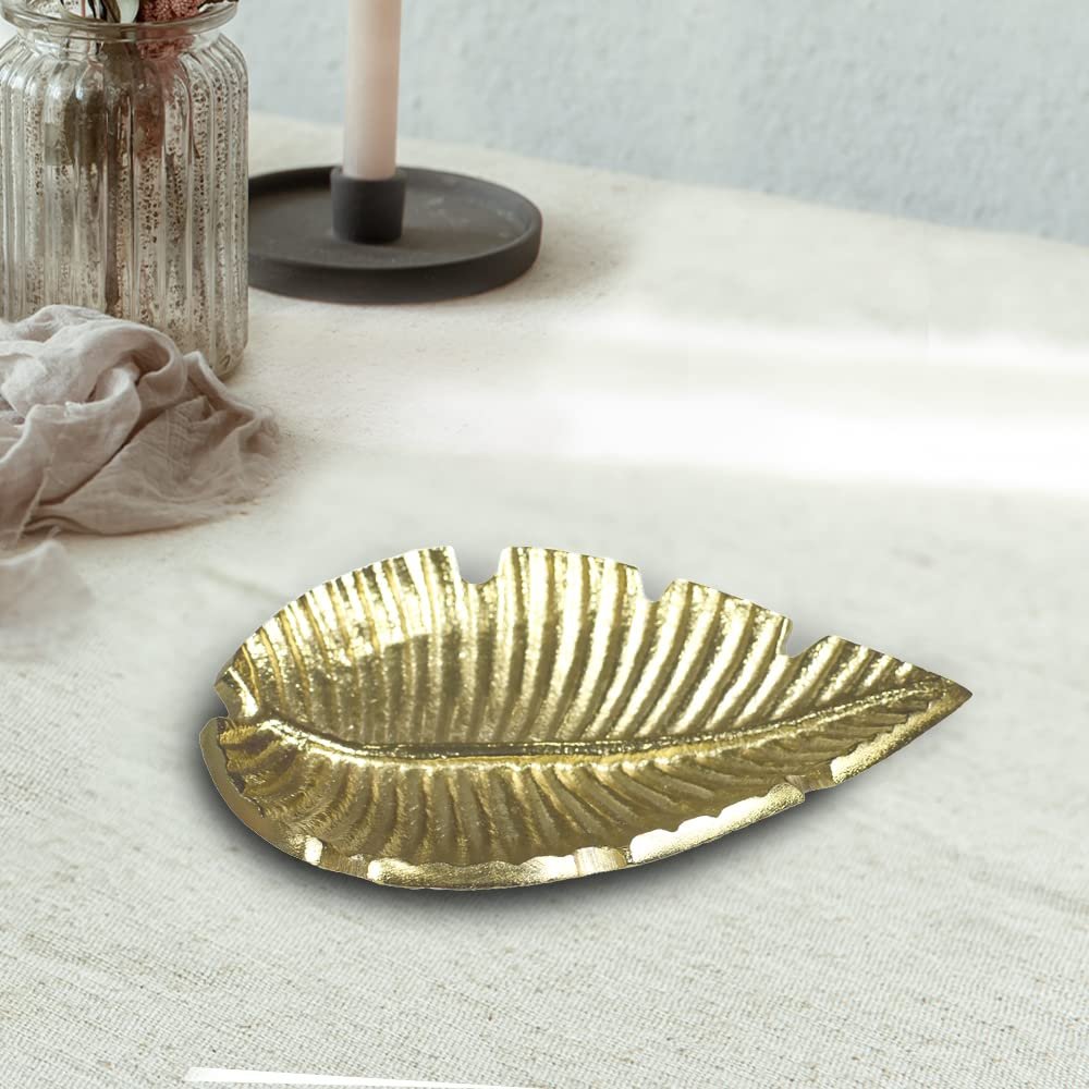 Handmade Decorative Gold Color Coated 14 x 10 x 2.5 Cms Aluminium Tray GMVK041
