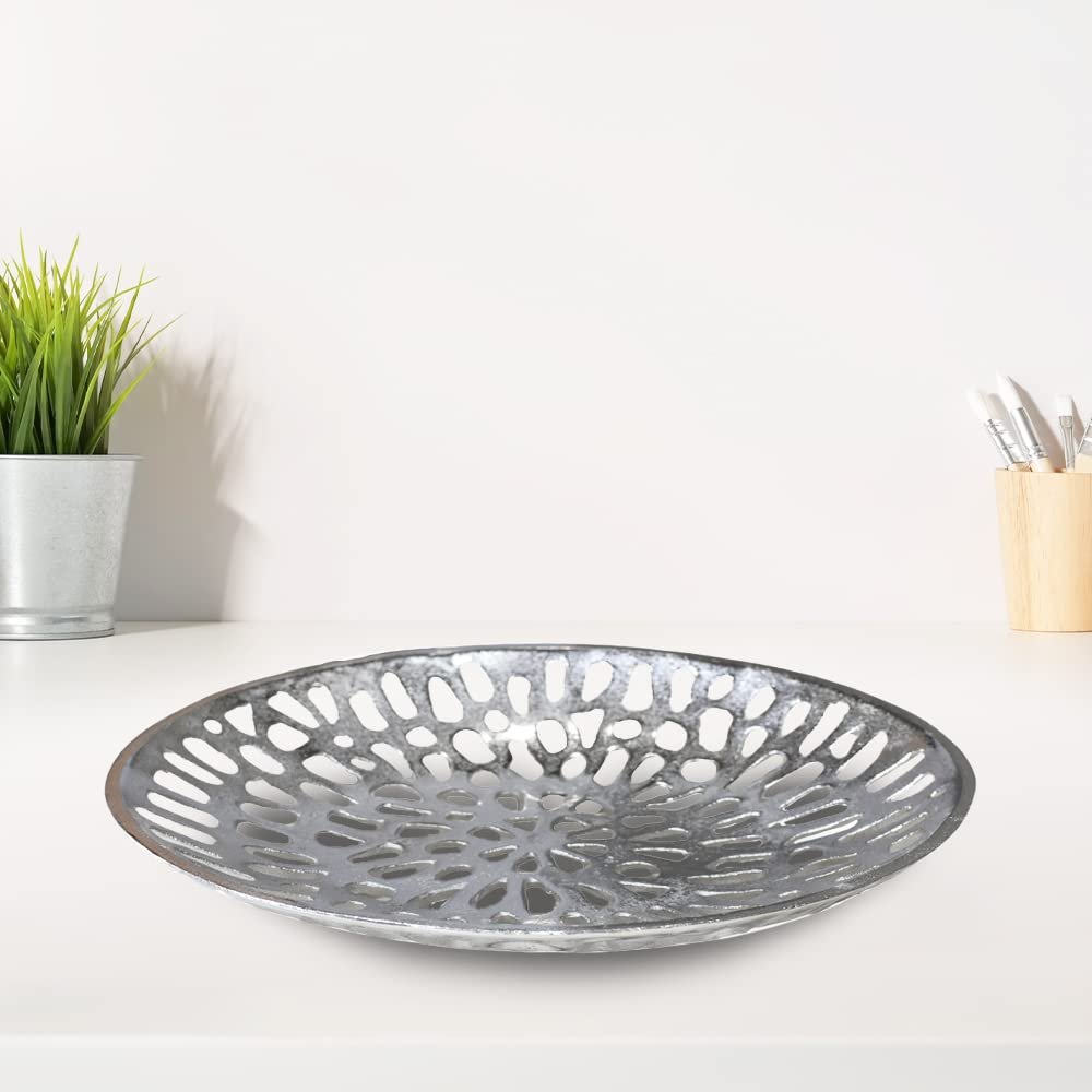 Handmade Decorative Silver Color Coated 14 x 14 x 3.5 Cms Aluminium Tray GMVK063