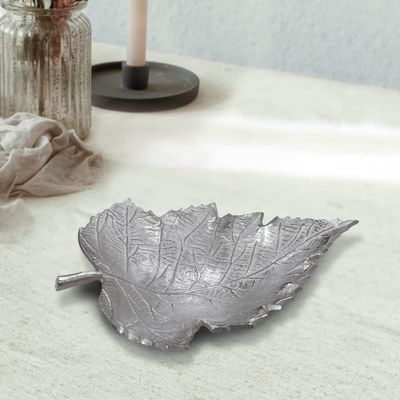 Handmade Decorative Silver Color Coated 13.3 x 10 x 2.9 Cms Aluminium Tray GMVK061