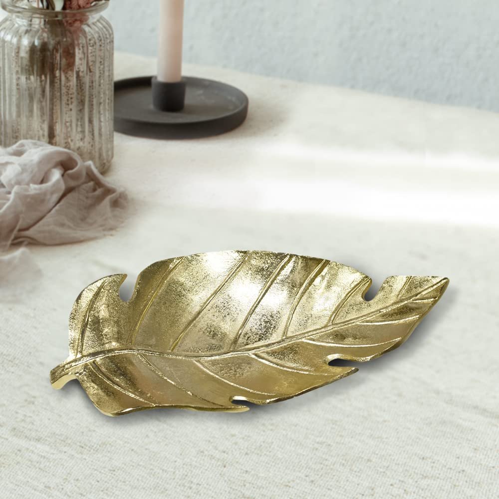 Handmade Decorative Gold Color Coated 16.5 x 8 Cms Aluminium Tray GMVK059