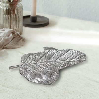 Handmade Decorative Silver Color Coated 18 x 13 x 1.9 Cms Aluminium Tray GMVK062
