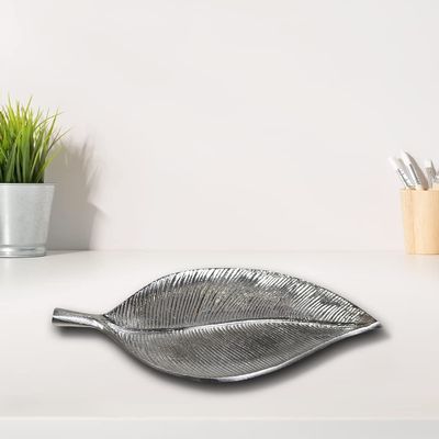 Handmade Decorative Silver Color Coated 27.5 x 15.5 x 2 Cms Aluminium Tray GMVK037