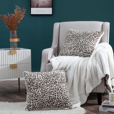 BYTIDE Pack of 2 Faux Fur Plush Soft Snow Leopard Print Throw Pillow Covers Set 20 x 20 Inch, Fuzzy Furry Cozy Warm Decorative Square Pillowcases Pillowslips Cushion Covers for Couch Sofa Bed