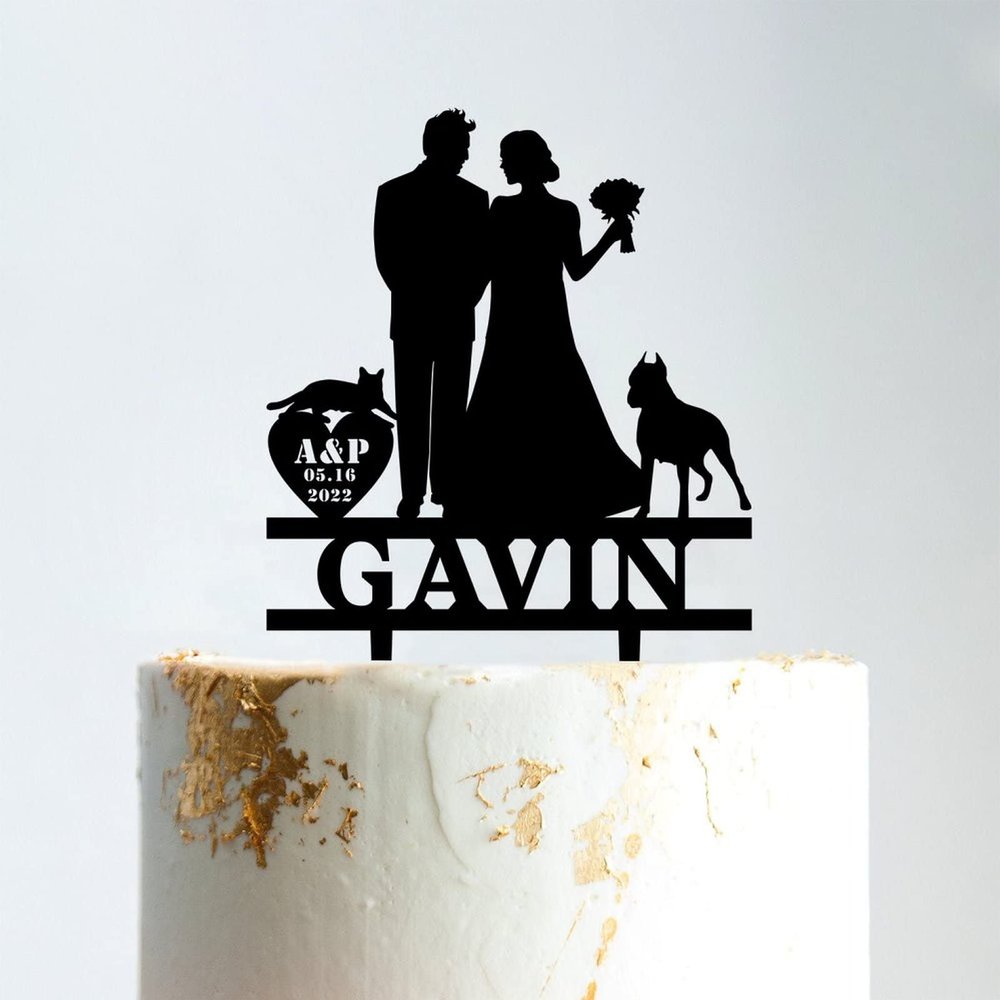 Mr And Mrs Wedding Cake Topper Bride And Groom with Pet Wedding Cake Topper Couple Silhouette Custom Initials Cake Topper Rustic Wreath Cake Topper Black Acrylic, 6 Inch