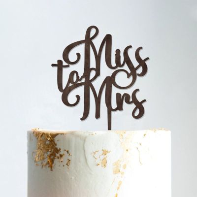 Mr & Mrs Rustic Wreath Couple's Names Cake Topper Bride And Groom with Pet Wedding Cake Topper Couple Silhouette Personalized Wedding Cake Topper Cake Topper Wedding Brown Wood, 6 Inch