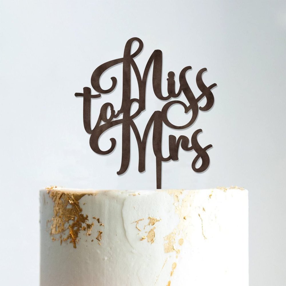 Mr & Mrs Rustic Wreath Couple's Names Cake Topper Bride And Groom with Pet Wedding Cake Topper Couple Silhouette Personalized Wedding Cake Topper Cake Topper Wedding Brown Wood, 6 Inch